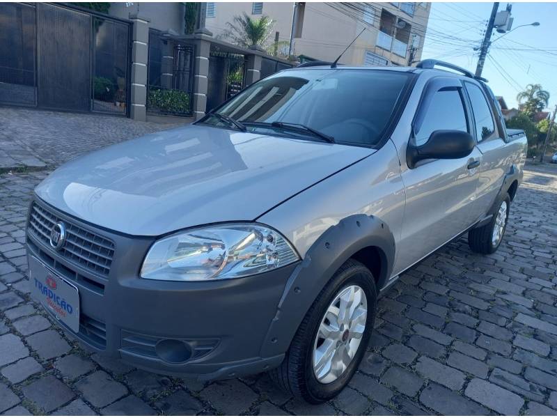 FIAT - STRADA - 2013/2013 - Prata - R$ 53.900,00