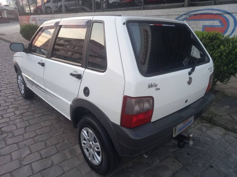 FIAT - UNO - 2012/2013 - Branca - R$ 28.900,00