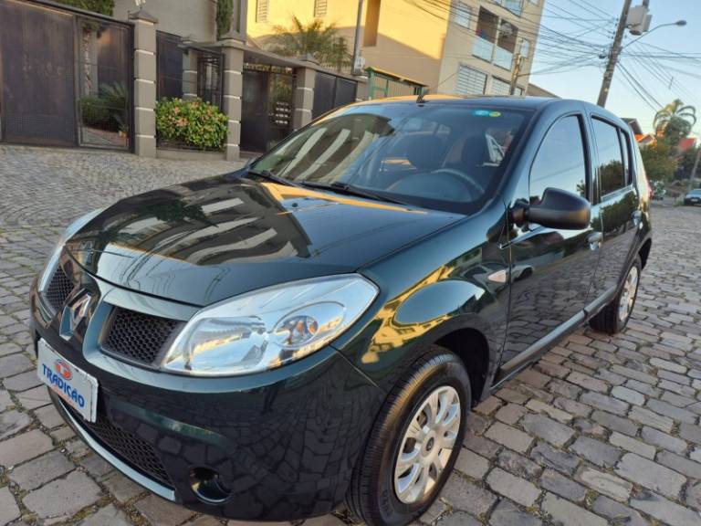 RENAULT - SANDERO - 2011/2011 - Verde - R$ 28.900,00
