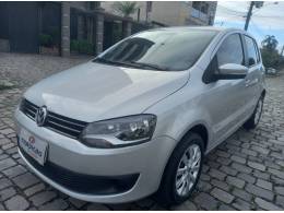 VOLKSWAGEN - FOX - 2013/2014 - Prata - R$ 41.900,00