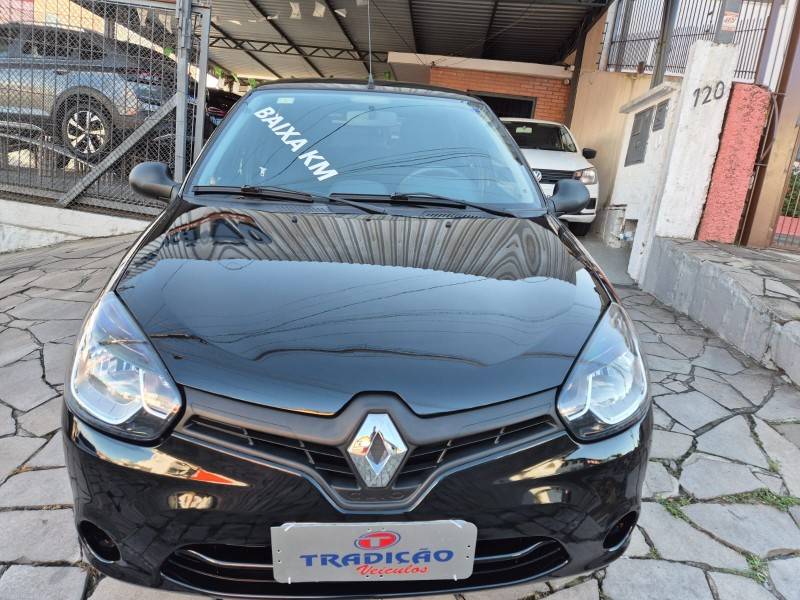 RENAULT - CLIO - 2014/2015 - Preta - R$ 33.900,00