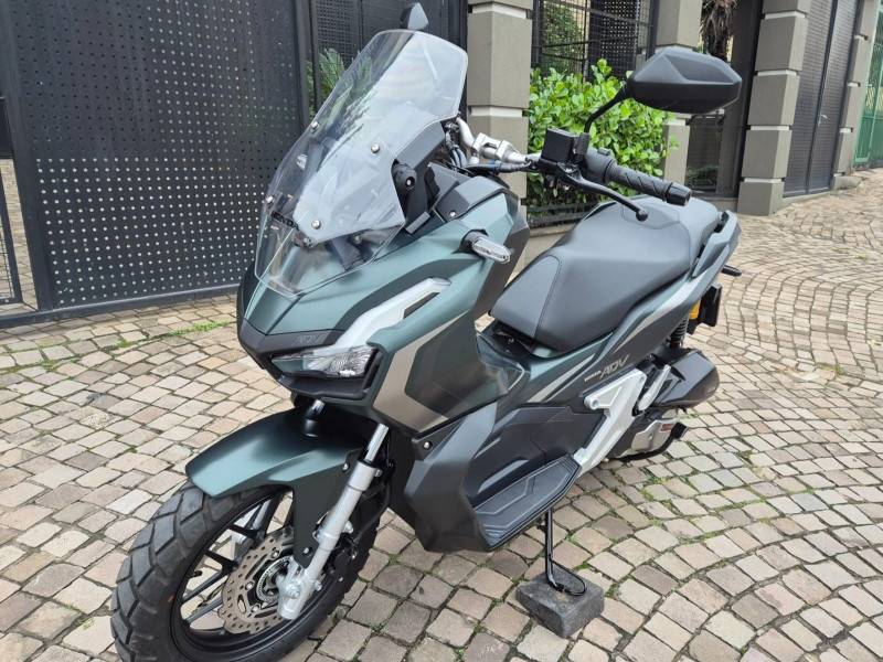 HONDA - ADV 150 - 2024/2024 - Verde - R$ 24.900,00