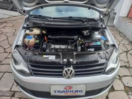 VOLKSWAGEN - FOX - 2013/2014 - Prata - R$ 40.900,00