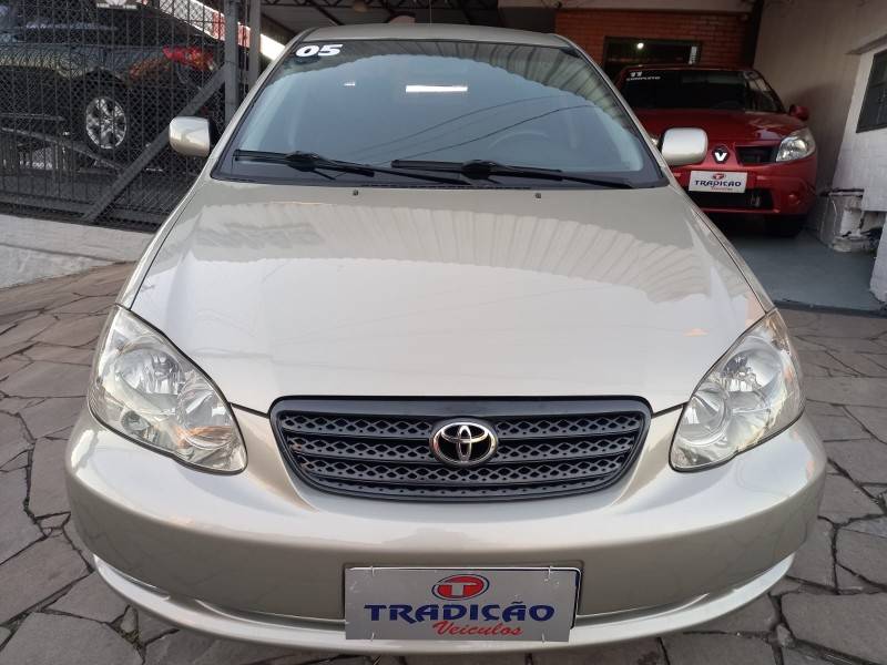 TOYOTA - COROLLA - 2004/2005 - Bege - R$ 35.900,00