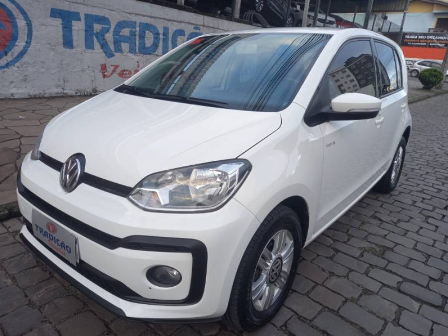 VOLKSWAGEN - UP - 2018/2018 - Branca - R$ 56.500,00