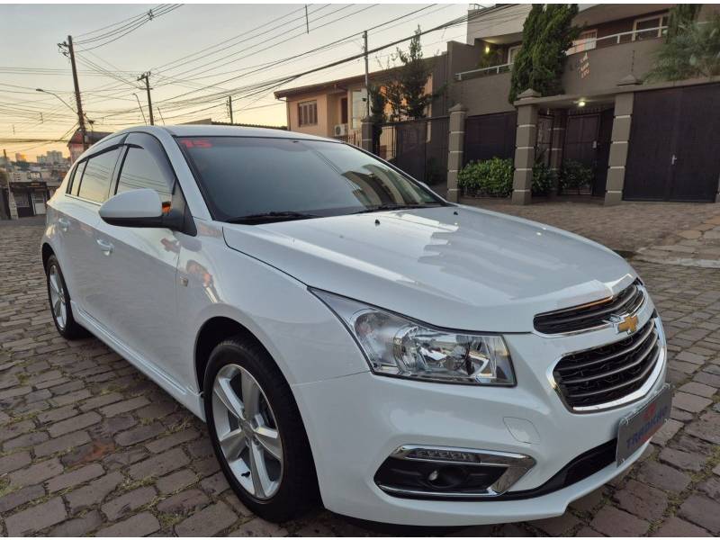 CHEVROLET - CRUZE - 2014/2015 - Branca - R$ 65.900,00