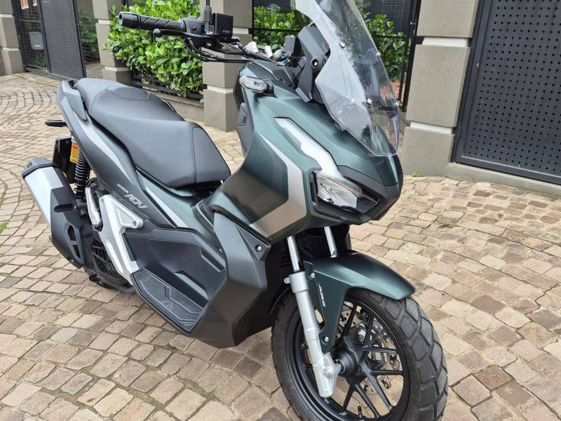 HONDA - ADV 150 - 2024/2024 - Verde - R$ 24.900,00