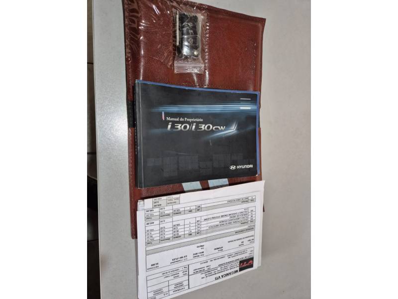 HYUNDAI - I30 - 2011/2012 - Preta - R$ 45.900,00