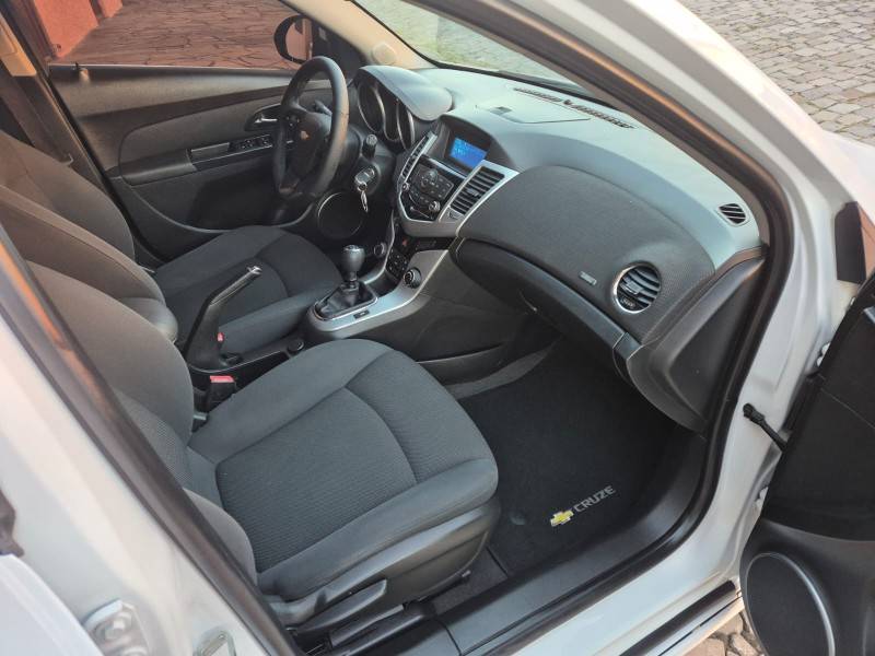 CHEVROLET - CRUZE - 2014/2015 - Branca - R$ 65.900,00