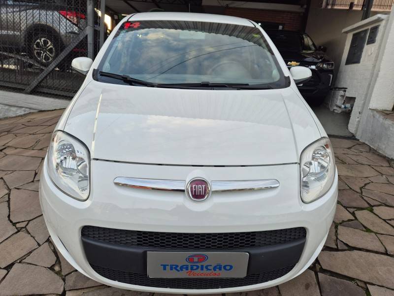 FIAT - PALIO - 2013/2014 - Branca - R$ 39.500,00