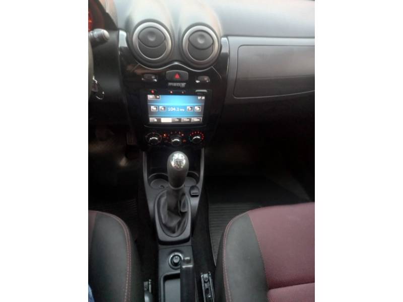RENAULT - SANDERO - 2013/2014 - Prata - R$ 45.900,00