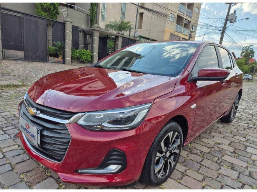 CHEVROLET - ONIX - 2022/2023 - Vermelha - R$ 92.900,00