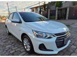 CHEVROLET - ONIX - 2022/2023 - Branca - R$ 86.900,00