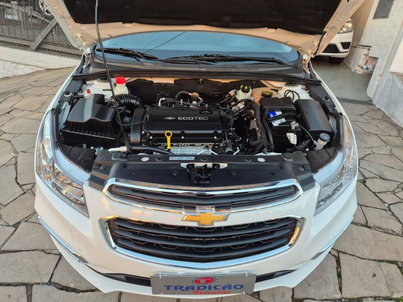 CHEVROLET - CRUZE - 2014/2015 - Branca - R$ 65.900,00