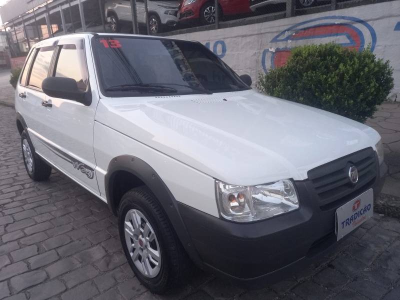 FIAT - UNO - 2012/2013 - Branca - R$ 28.900,00