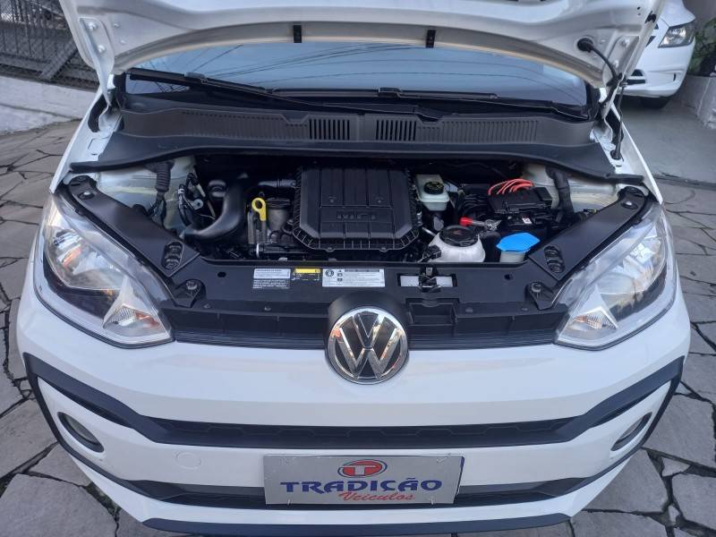 VOLKSWAGEN - UP - 2018/2018 - Branca - R$ 56.500,00