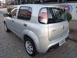 FIAT - UNO - 2016/2017 - Prata - R$ 43.900,00