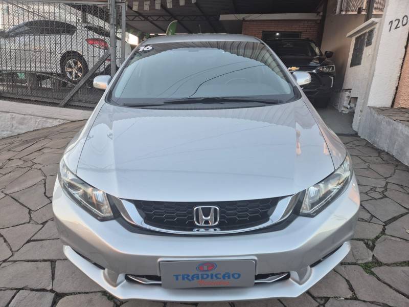 HONDA - CIVIC - 2016/2016 - Prata - R$ 82.900,00