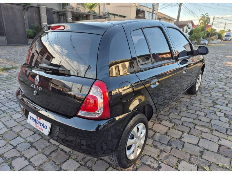 RENAULT - CLIO - 2014/2015 - Preta - R$ 33.900,00