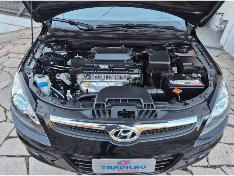 HYUNDAI - I30 - 2011/2012 - Preta - R$ 45.900,00