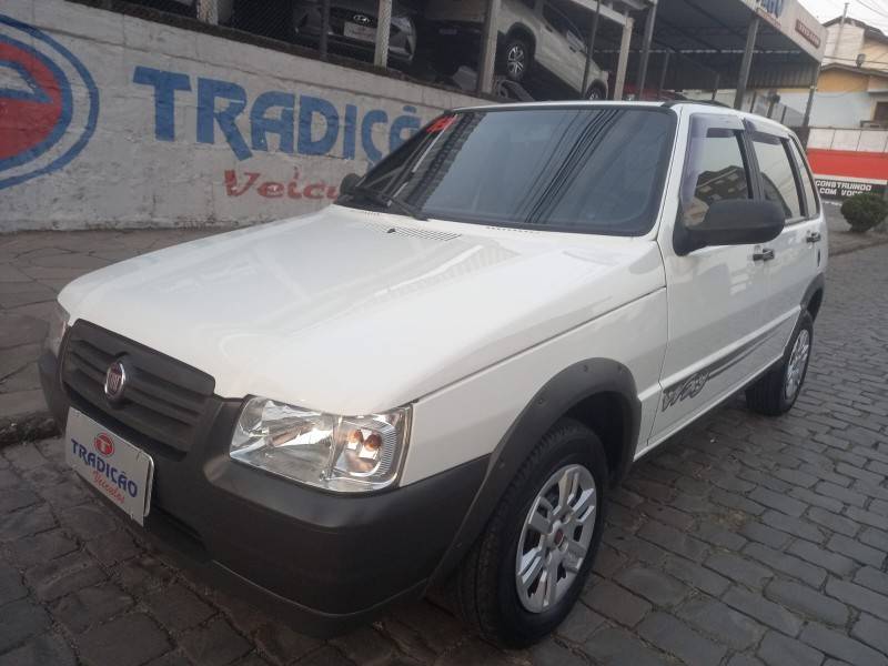 FIAT - UNO - 2012/2013 - Branca - R$ 28.900,00