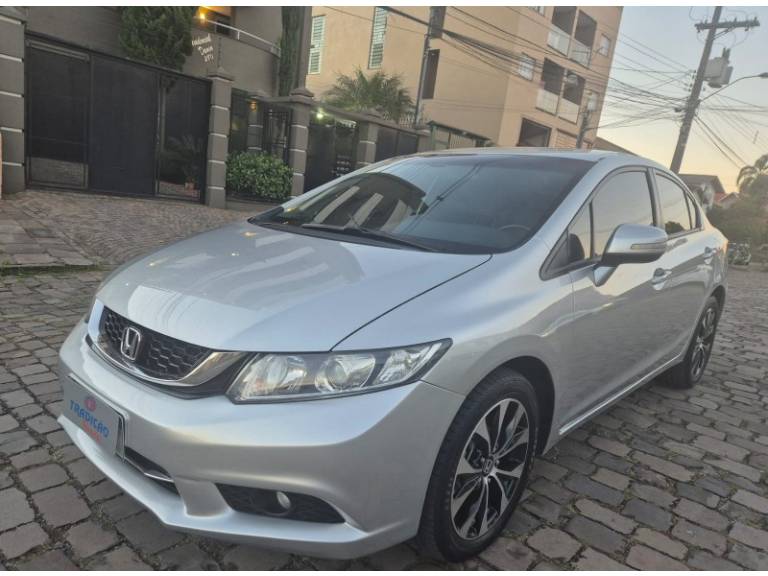 HONDA - CIVIC - 2016/2016 - Prata - R$ 82.900,00