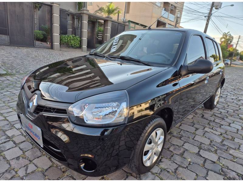 RENAULT - CLIO - 2014/2015 - Preta - R$ 33.900,00