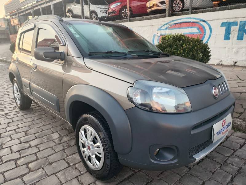 FIAT - UNO - 2013/2014 - Cinza - R$ 39.900,00