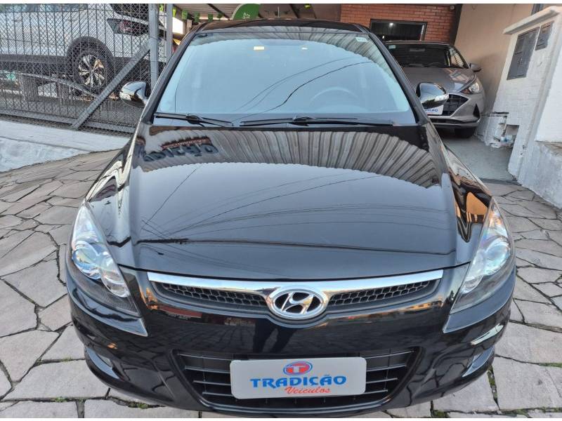 HYUNDAI - I30 - 2011/2012 - Preta - R$ 45.900,00