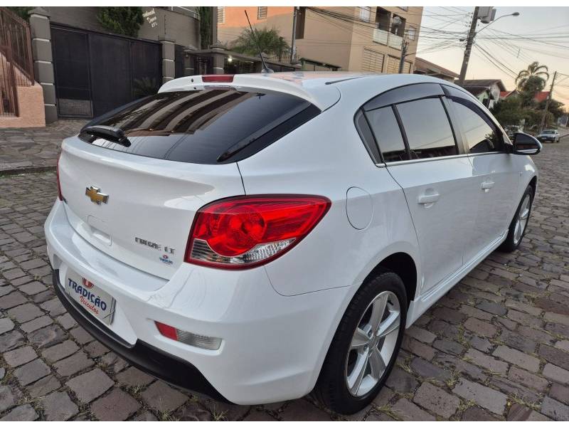 CHEVROLET - CRUZE - 2014/2015 - Branca - R$ 65.900,00