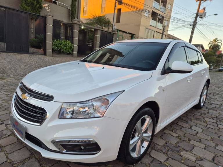 CHEVROLET - CRUZE - 2014/2015 - Branca - R$ 65.900,00