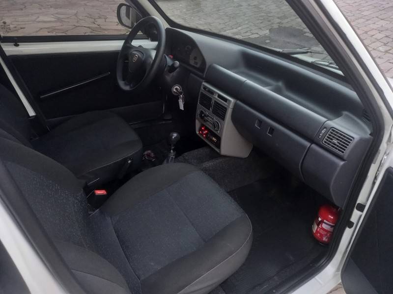 FIAT - UNO - 2012/2013 - Branca - R$ 28.900,00