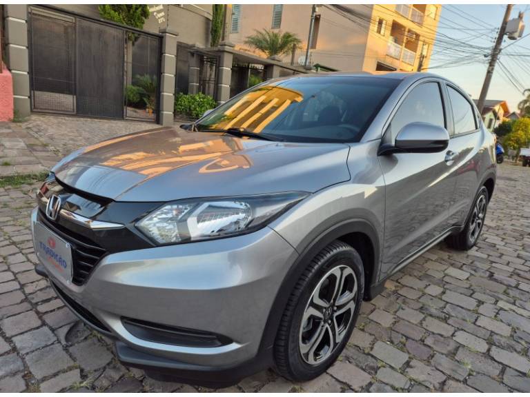 HONDA - HR-V - 2015/2016 - Cinza - R$ 88.500,00