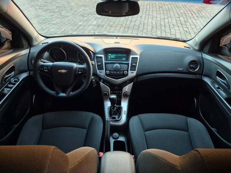 CHEVROLET - CRUZE - 2014/2015 - Branca - R$ 65.900,00