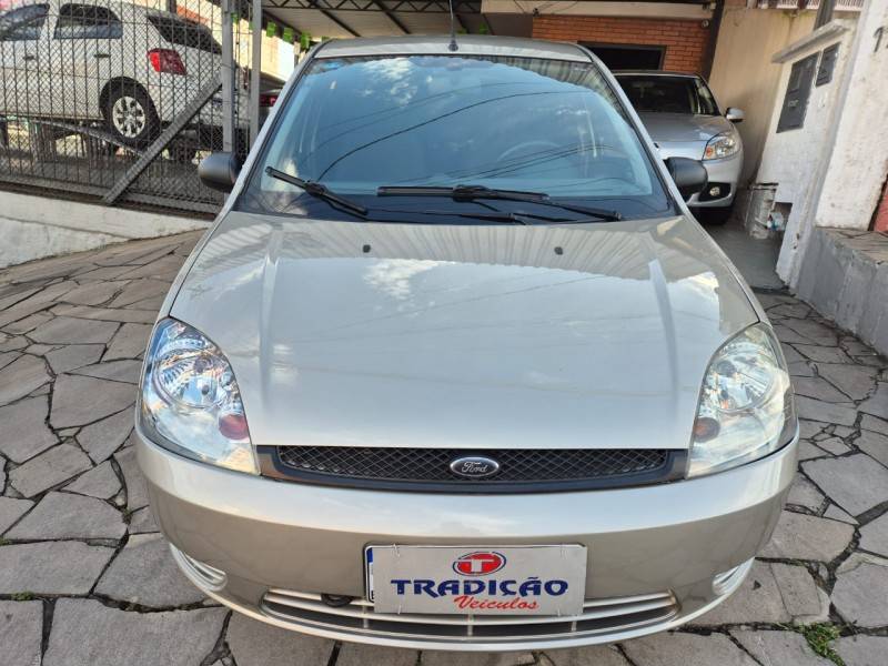 FORD - FIESTA - 2006/2007 - Prata - R$ 22.900,00